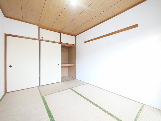 シャトレーハイツ光峰の和室|落ち着いた雰囲気の和室付きです