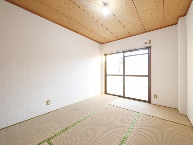 シャトレーハイツ光峰の和室|和室です