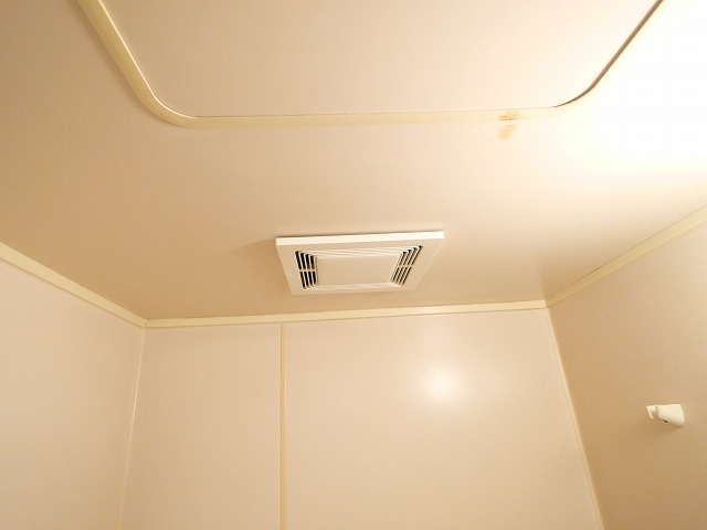 シャトレーハイツ光峰の設備|換気扇です