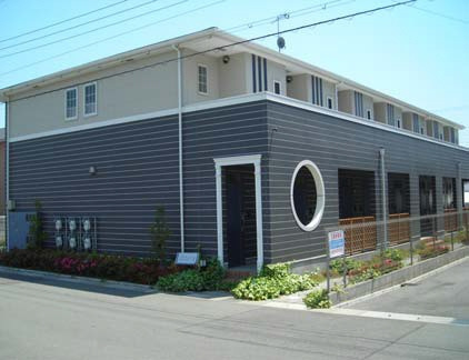 アジロガーデンの外観