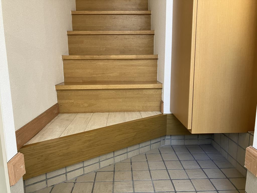 アジロガーデンの玄関