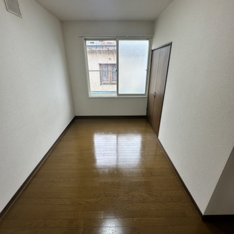 メゾンサンクの洋室