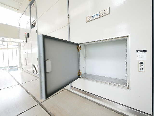 レオパレスＡＱＵＡ　ＢＬＵＥの設備|宅配ボックス