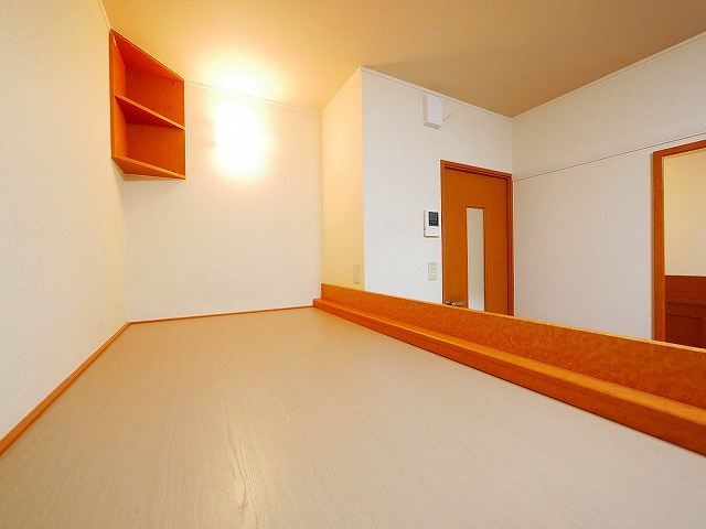 レオパレスＡＱＵＡ　ＢＬＵＥの寝室|使い勝手のいい寝室です