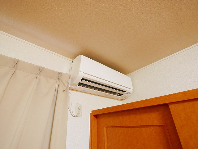 レオパレスＡＱＵＡ　ＢＬＵＥの設備|エアコン