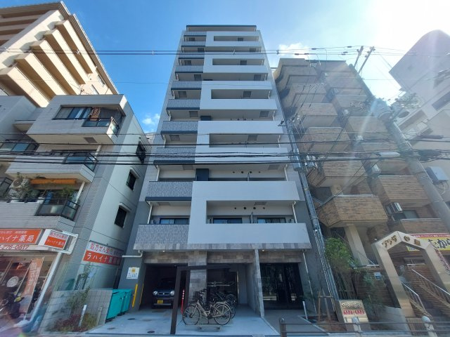 クリスタルフィメス1番館