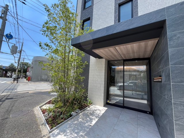 ミレーネ芦屋東山のエントランス