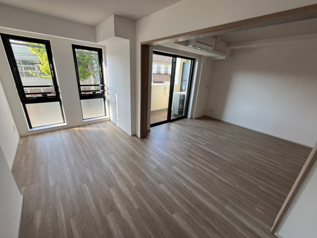 ミレーネ芦屋東山の居間・リビング