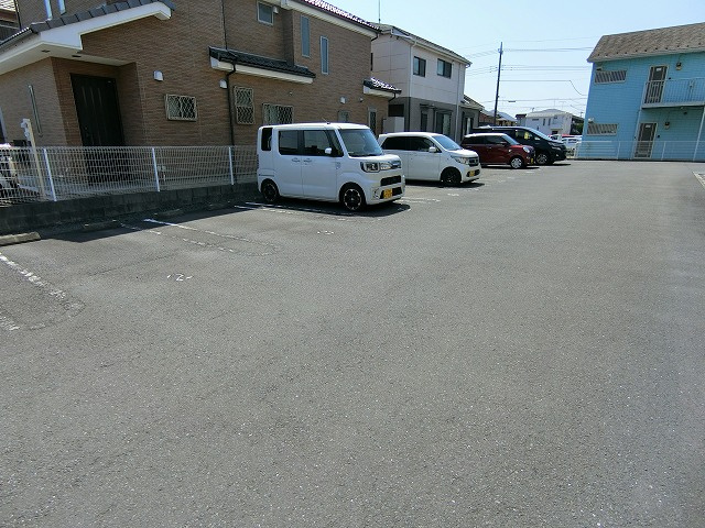 ベルスーズの駐車場