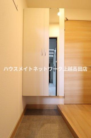 ラトン・ラヴールの玄関|玄関