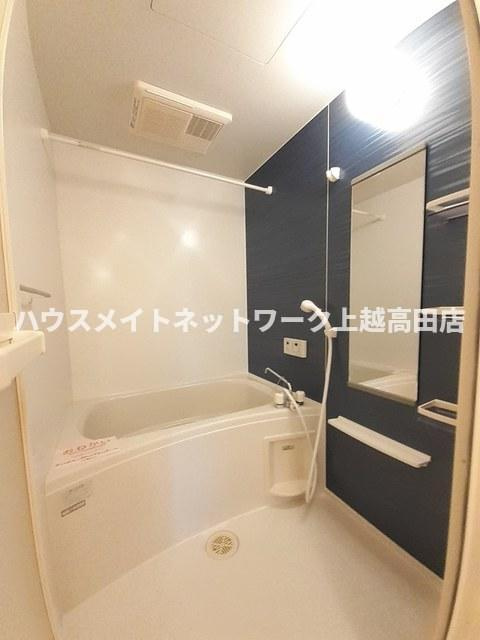 ミニョンアヴェニュールＡの浴室|追焚機能付