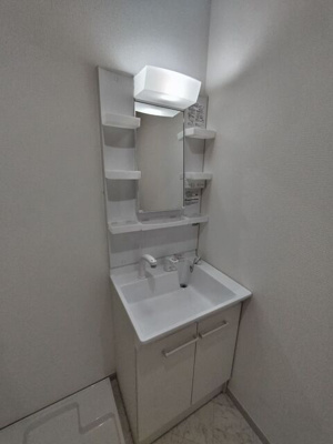 嬉しい独立洗面台つき！