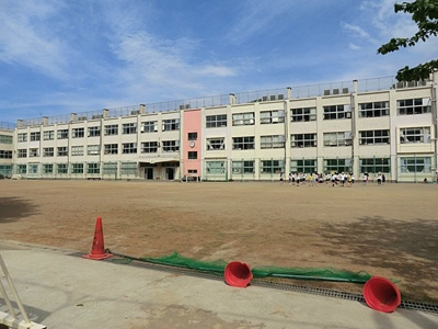 逗子市立久木小学校まで100ｍ