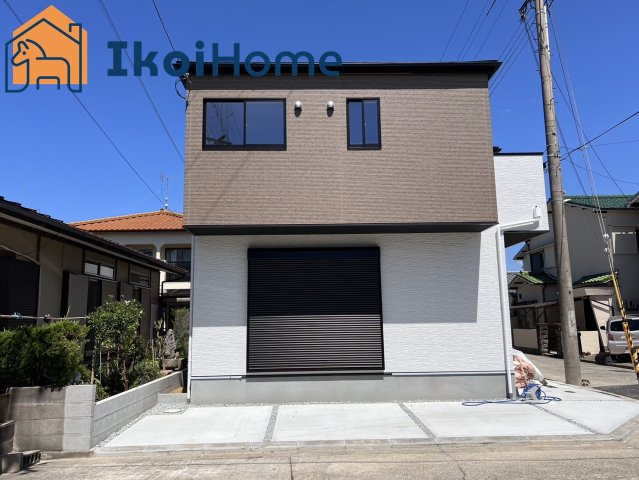 明石市二見町福里　新築一戸建　１号棟の外観|人気の角地で陽当り・通風良好です♪広々と2台駐車できる駐車場で、運転も安心です。