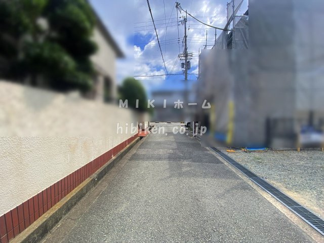 箕面市桜井１丁目　土地の前面道路含む現地写真