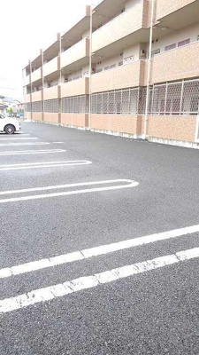 【駐車場】 | フランシーズコートA | カースペースがあります