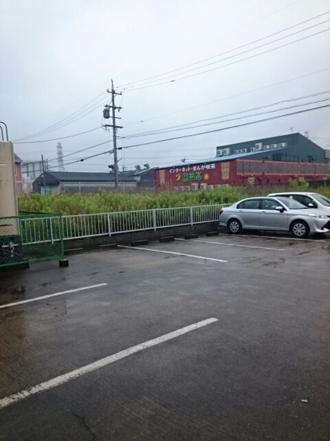 リファイン55壱番館の駐車場