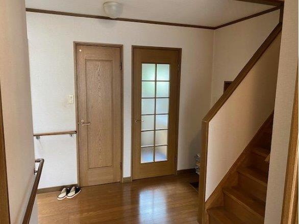 秦町　中古一戸建ての内装|階段
■物件内覧・資金計画相談・住宅ローン相談、リフォーム相談、お問合せ受付中■
※当日・翌日のご内覧、ご相談はお電話でのお問合せがスムーズです！