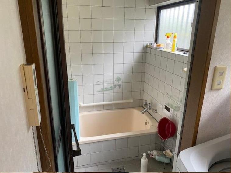 秦町　中古一戸建ての浴室|浴室
■物件内覧・資金計画相談・住宅ローン相談、リフォーム相談、お問合せ受付中■
※当日・翌日のご内覧、ご相談はお電話でのお問合せがスムーズです！