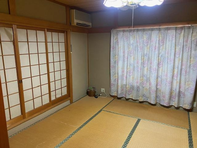 秦町　中古一戸建ての和室|和室8帖
■物件内覧・資金計画相談・住宅ローン相談、リフォーム相談、お問合せ受付中■
※当日・翌日のご内覧、ご相談はお電話でのお問合せがスムーズです！