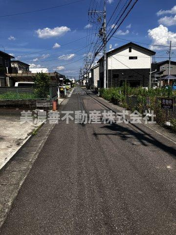 ６０５４８　岐阜市川部6丁目土地の前面道路含む現地写真