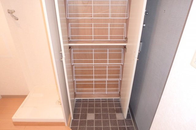 クレールジャルダンの収納|別部屋参考写真です