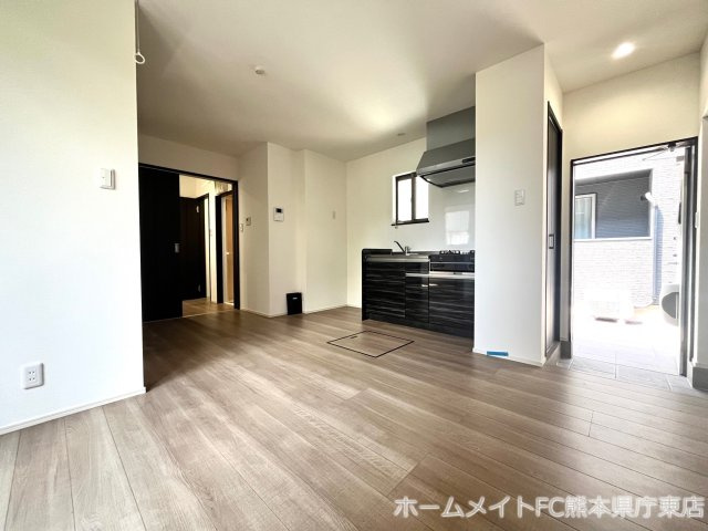 熊本市南区出仲間５丁目のアパートの居間・リビング