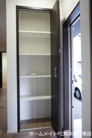 熊本市南区出仲間５丁目のアパートの玄関