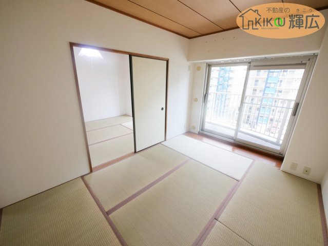 明石土山駅前スカイハイツB棟　5階の和室|和室6帖の続き間です。