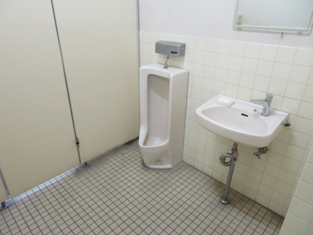 川口市東領家５丁目の倉庫のトイレ