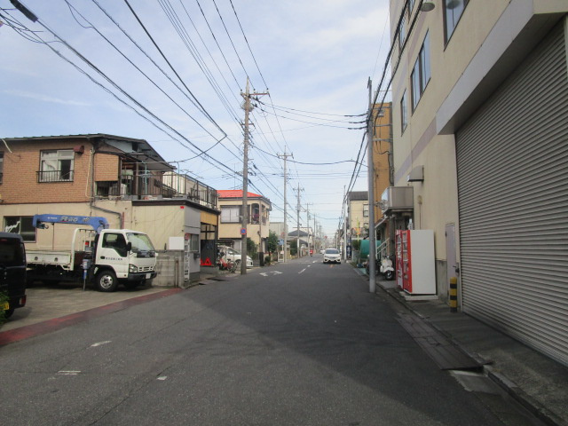 川口市東領家５丁目の倉庫の周辺