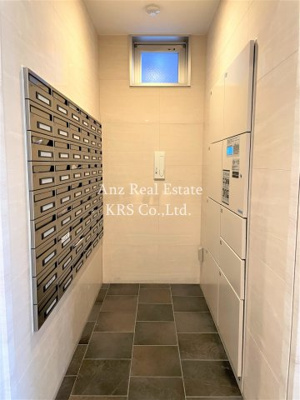 【その他共用部分】 | ファーストフィオーレ心斎橋イーストⅡ | 大切な荷物の受け取りに便利な宅配ボックス設置！