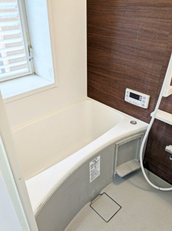 【浴室】 | ■200万円値下げしました■専属物件■高槻市大塚町2丁目 | ■浴室には窓があります