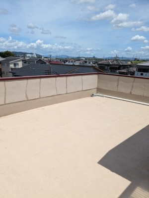 【バルコニー】 | ■200万円値下げしました■専属物件■高槻市大塚町2丁目 | ■陽あたり・眺望の良い広々した屋上があります（水都くらわんか花火大会も特等席で見られますよ。）■両面道路■鉄骨造3階建