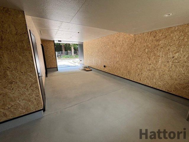 K-garage 猪名寺の駐車場