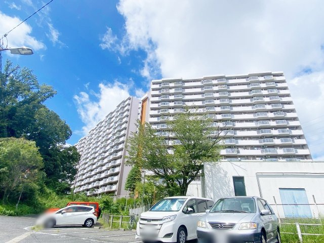 小田急線「新百合ヶ丘」新ゆりグリーンタウンポプラ街区2号棟の画像