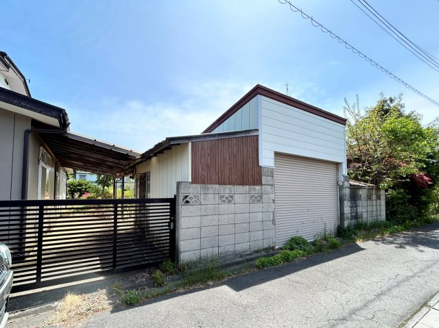 八戸市大字河原木字八太郎山の駐車場