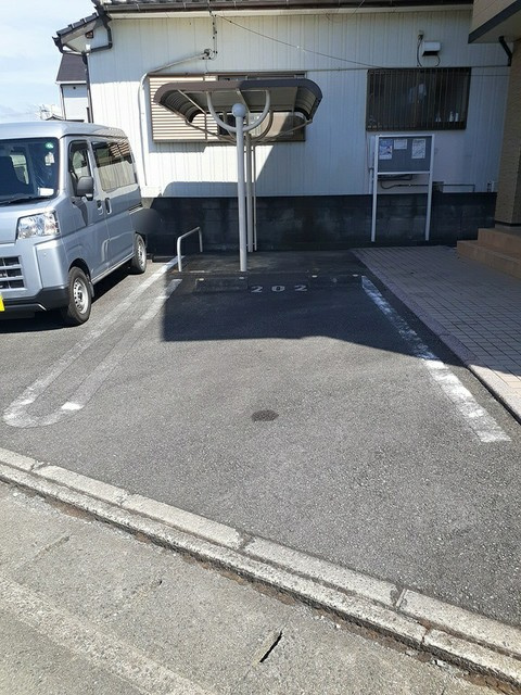 アルカンシェルⅡの駐車場|駐車スペースもあります☆