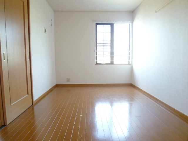 オロールＡの寝室|クローゼット付の寝室です☆