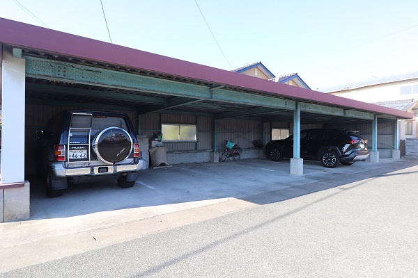 久留米市小森野町のアパートの駐車場