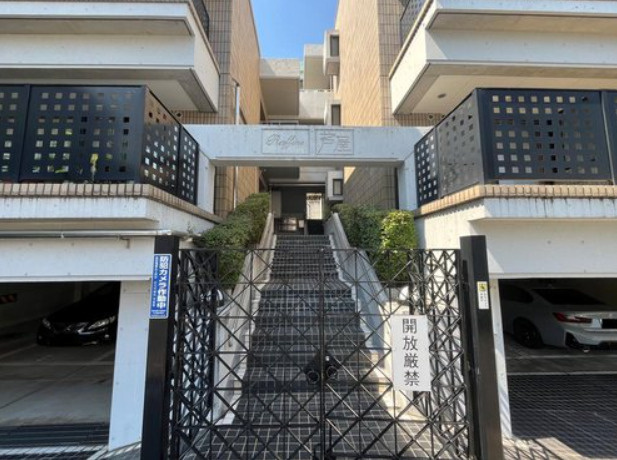 ラフィーヌ芦屋の外観