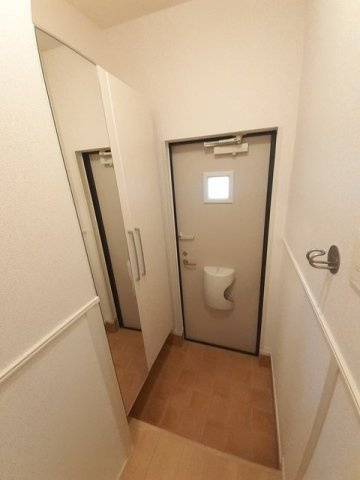 リーベンス・グランデⅡの玄関|シューズボックス付きの玄関です☆