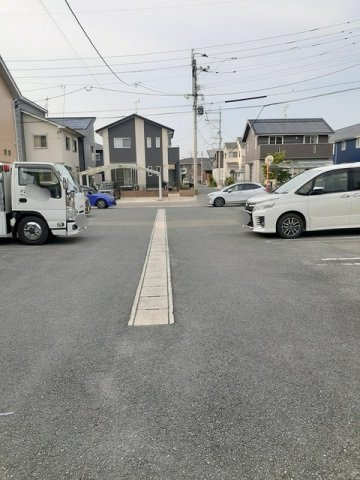 リーベンス・グランデⅡの駐車場|駐車スペースもあります☆