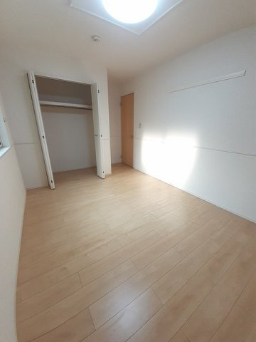 リーベンス・グランデⅡの寝室|クローゼット付の寝室です☆