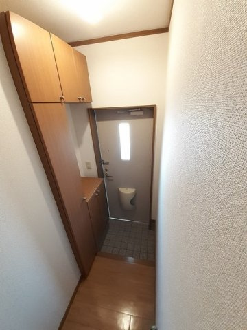 ポラリス壱番館の玄関|シューズボックス付きの玄関です★