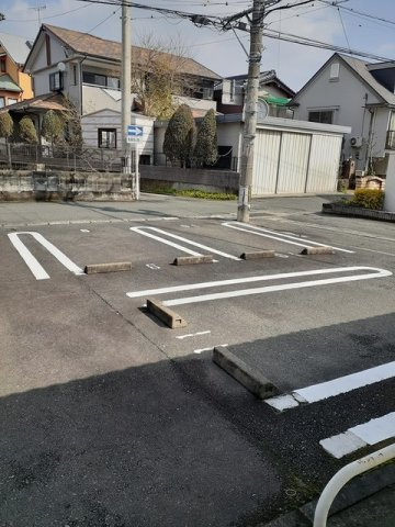 ポラリス壱番館の駐車場|駐車スペースもあります☆