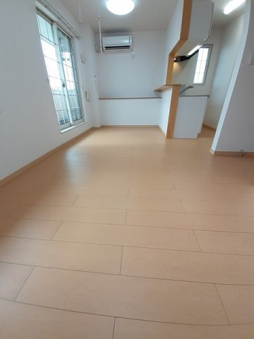 久留米市東合川６丁目のアパートの居間・リビング