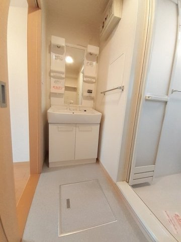 久留米市東合川６丁目のアパートの洗面所