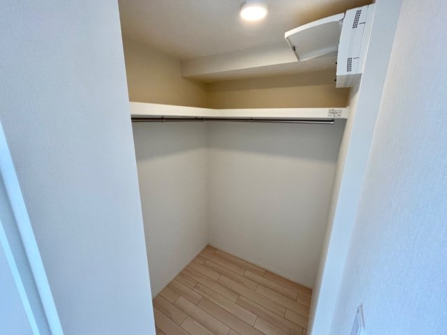 センターフィールドの収納|ウォークインクローゼットなので収納豊富です☆