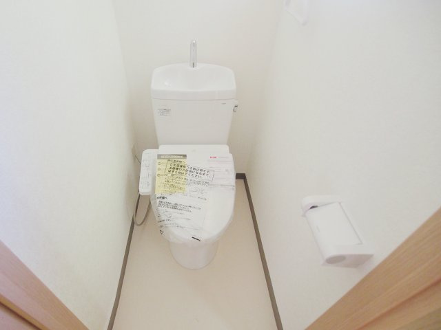 船越6丁目借家のトイレ
